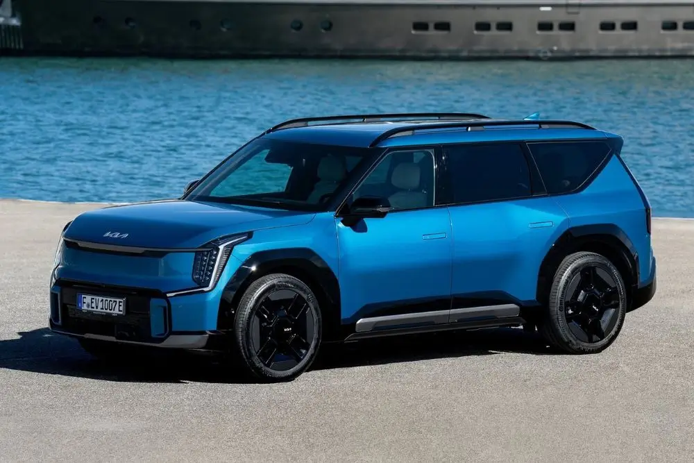 7 Seater Electric Car